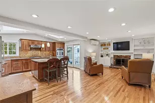 40 Weeden Ave, East Providence, RI 02916 - Photo 12