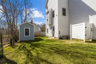 137 Rosebriar Ave, South Kingstown, RI 02879 - Photo 44