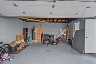 114 Commodore St, Providence, RI 02904 - Photo 34