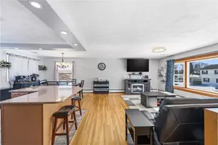 34 Commack Rd, East Providence, RI 02914 - Photo 8