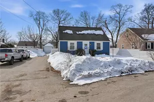 175 Pettaconsett Ave, Warwick, RI 02888 - Photo 4