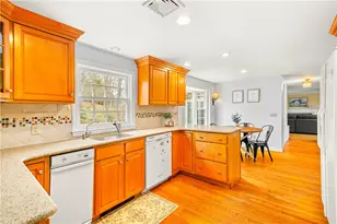 90 Bow St, East Greenwich, RI 02818 - Photo 2