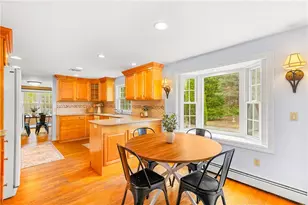 90 Bow St, East Greenwich, RI 02818 - Photo 4