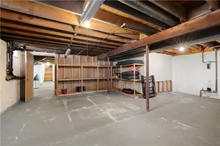 127 Dellwood Rd, Cranston, RI 02920 - Photo 44