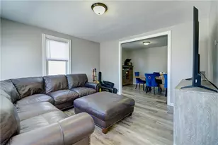 567 Providence St, Warwick, RI 02886 - Photo 4