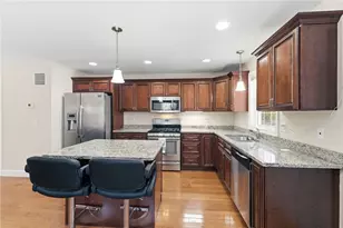 1027 Providence St, West Warwick, RI 02893 - Photo 4