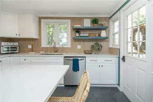 17 Rosedale Ct, Middletown, RI 02842 - Photo 8