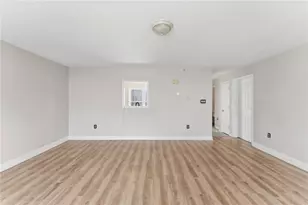 281 Swan St, Providence, RI 02905 - Photo 12