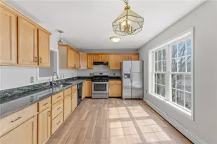 281 Swan St, Providence, RI 02905 - Photo 6