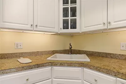 216 Goddard Row, Newport, RI 02840 - Photo 18