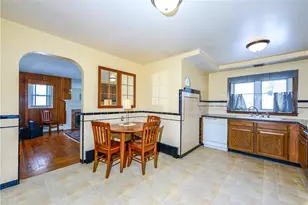 77 Gardiner Ave, East Providence, RI 02914 - Photo 4