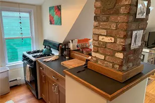 27 Young St, Newport, RI 02840 - Photo 2