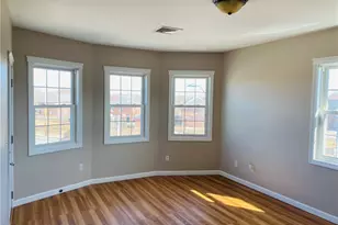 131 Beverage Hill Ave, Pawtucket, RI 02860 - Photo 4