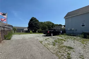 712 Hope St, Bristol, RI 02809 - Photo 18