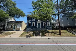 712 Hope St, Bristol, RI 02809 - Photo 1