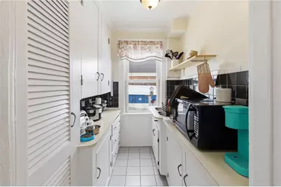 21 Monroe Avenue, Bristol, RI 02809 - Photo 8