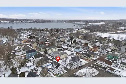 21 Monroe Avenue, Bristol, RI 02809 - Photo 2