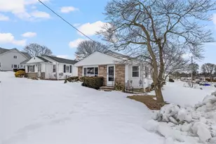 20 John St, North Providence, RI 02904 - Photo 4