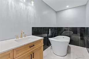 68 Enfield Ave, Providence, RI 02908 - Photo 24