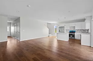 99 Ayda Rose Ave, West Warwick, RI 02893 - Photo 2