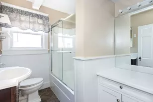 72 Bedlow Ave, Newport, RI 02840 - Photo 18