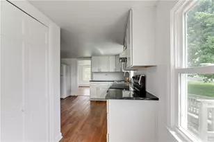 44 Paquins Ln, Portsmouth, RI 02871 - Photo 10