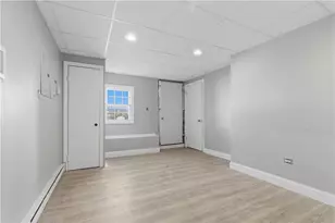 35 Gray St, Providence, RI 02909 - Photo 22