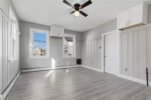 35 Gray St, Providence, RI 02909 - Photo 2