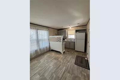 662 Forest Park Parkway, Middletown, RI 02842 - Photo 2