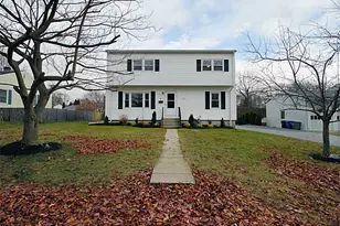 30 Toppa Blvd, Newport, RI 02840 - Photo 1