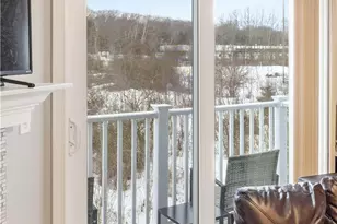 9 Gray Coach Ln, Cranston, RI 02921 - Photo 10