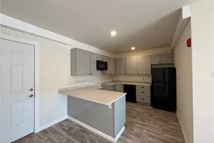 327 Pine St, Pawtucket, RI 02860 - Photo 6