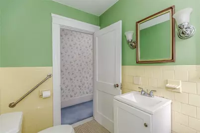 41 Wellesley Street, North Providence, RI 02904 - Photo 32