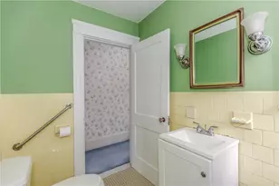 41 Wellesley St, North Providence, RI 02904 - Photo 32