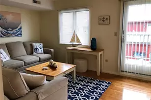 226 Goddard Row, Newport, RI 02840 - Photo 4