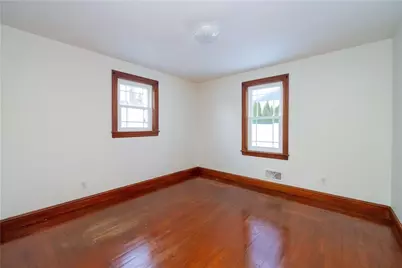 250 Pullen Avenue, Pawtucket, RI 02861 - Photo 10