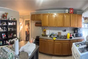 30 Bridgham St, Providence, RI 02907 - Photo 8