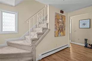 2 Marian Ln, Woonsocket, RI 02895 - Photo 4