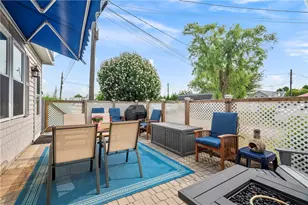 64 Burnside Ave, Narragansett, RI 02882 - Photo 4