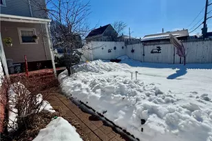 166 Lowell Ave, Providence, RI 02909 - Photo 6