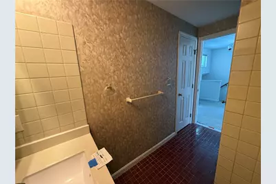 351 New London Avenue #302, Warwick, RI 02886 - Photo 14