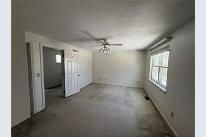 351 New London Avenue #302, Warwick, RI 02886 - Photo 4