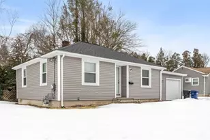 6 Seneca St, Warwick, RI 02886 - Photo 1