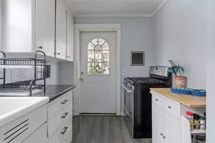 13 Prospect Ave, Narragansett, RI 02882 - Photo 8