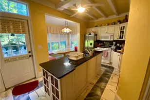 96 Rhode Island Ave, Newport, RI 02840 - Photo 18