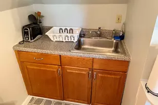 96 Rhode Island Ave, Newport, RI 02840 - Photo 10