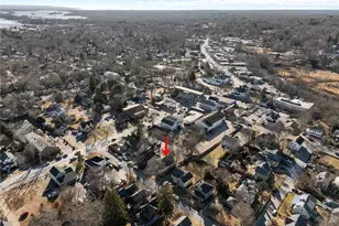 20 Cleveland St, South Kingstown, RI 02879 - Photo 4