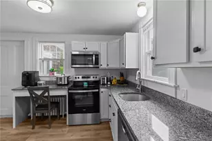 44 Bedlow Ave, Newport, RI 02840 - Photo 6