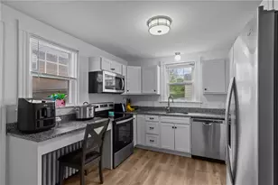 44 Bedlow Ave, Newport, RI 02840 - Photo 4