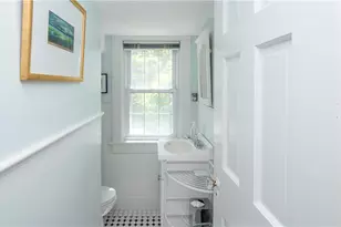 27 Red Cross Ave, Newport, RI 02840 - Photo 12